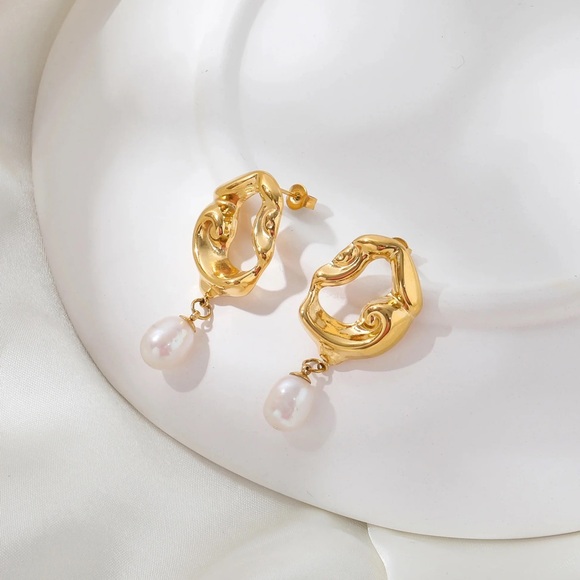 18K Gold Plated Irregular Shape Earrings*Vintage Earrings*Pearl Earrings*ML - Picture 8 of 9